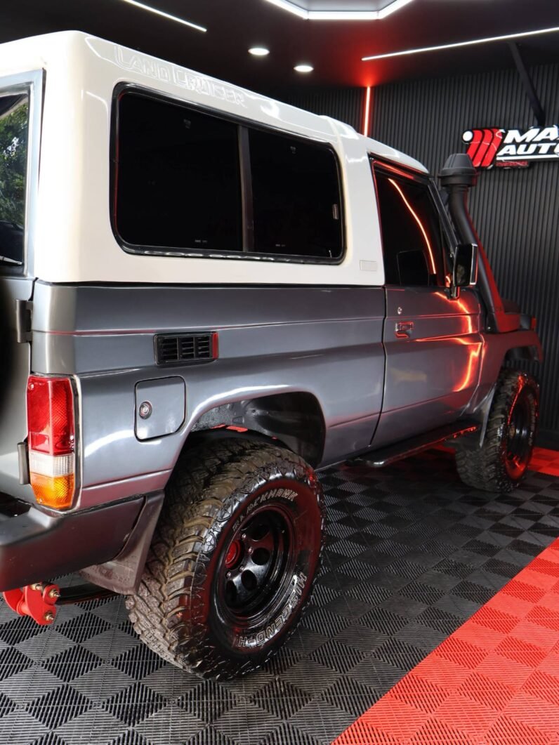 
								TOYOTA LAND CRUISER 4.5 full									