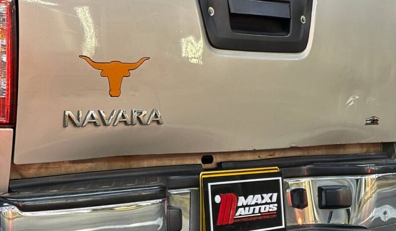 
								NISSAN NAVARA TURBO 4X4 2.5 AT full									