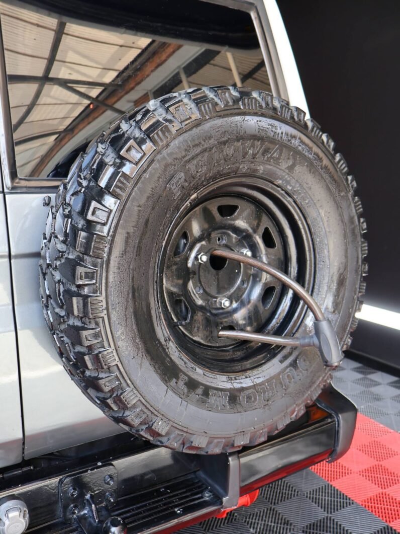 
								TOYOTA LAND CRUISER 4.5 full									