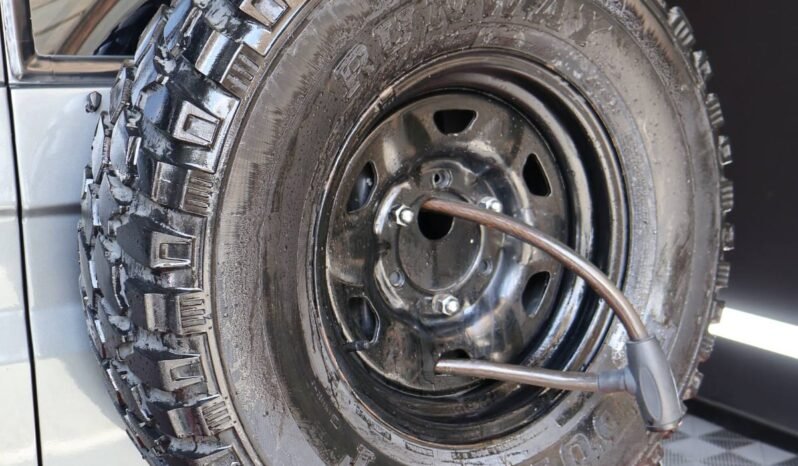 
								TOYOTA LAND CRUISER 4.5 full									