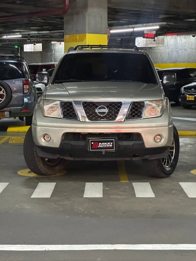 
								NISSAN NAVARA TURBO 4X4 2.5 AT full									