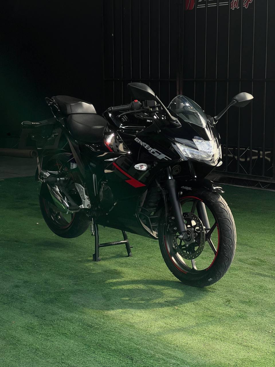SUZUKI GIXXER SF FI ABS