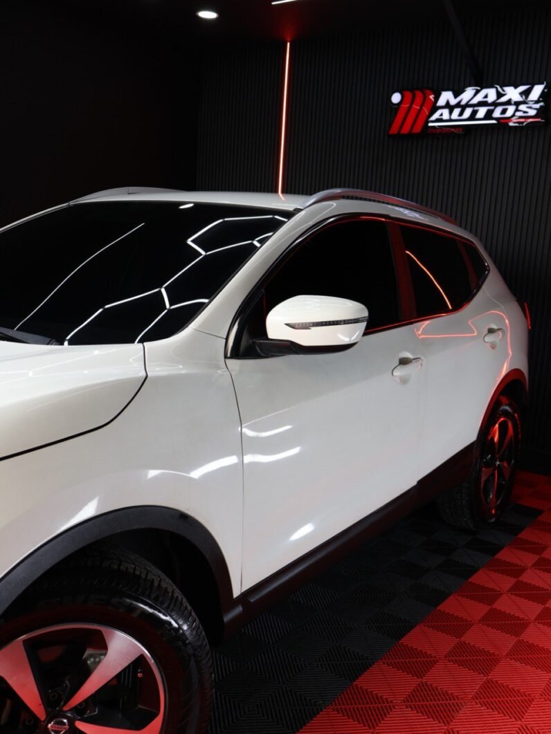 
								NISSAN QASHQAI SENSE MT 2.0 4X2 full									