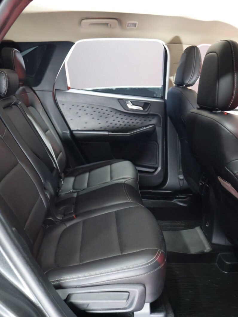 
								FORD ESCAPE SE AT 4X4 full									