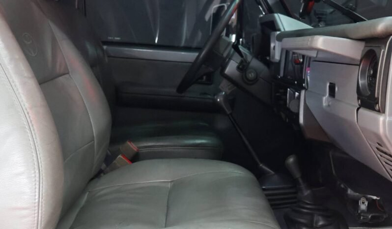 
								TOYOTA LAND CRUISER 4.5 full									