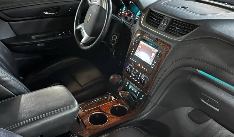 
								CHEVROLET TRAVERSE LT AT 4*4 full									