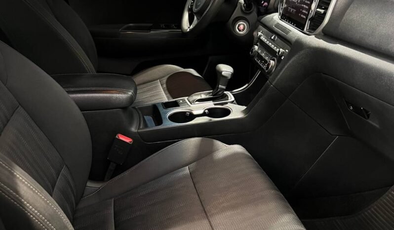 
								KIA SPORTAGE DESIRE 2.0 AT 4X2 full									