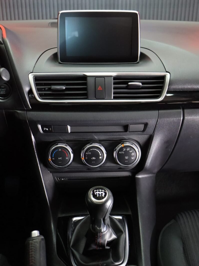 
								MAZDA 3 TOURING SD full									