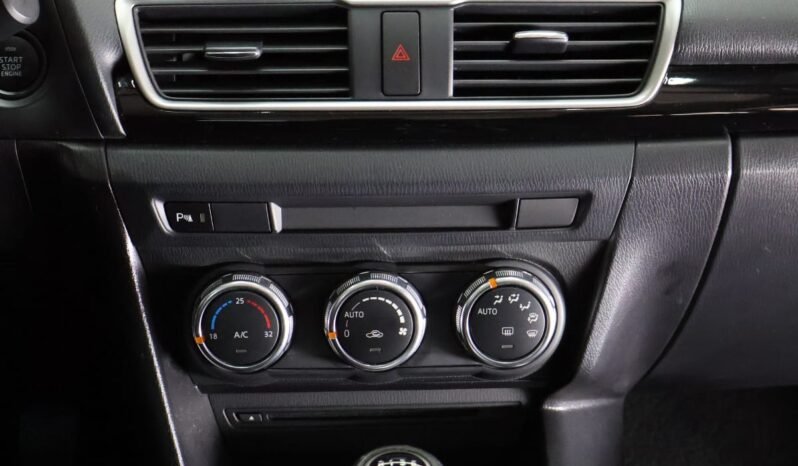 
								MAZDA 3 TOURING SD full									