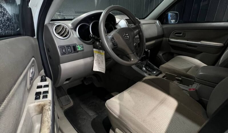 
								SUZUKI GRAND VITARA AT 2.4 4X4 full									
