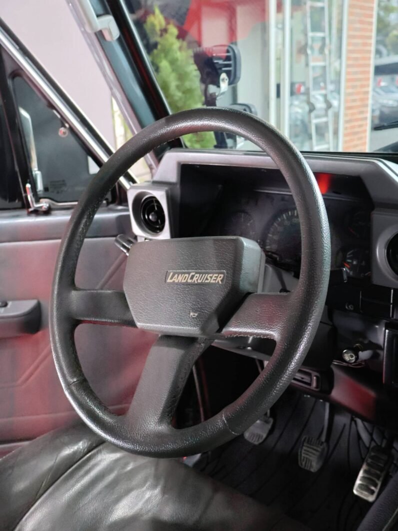 
								TOYOTA LAND CRUISER 4.5 full									