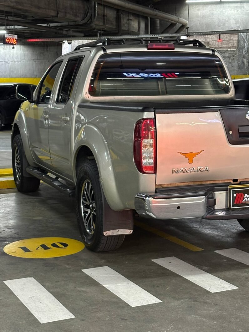 
								NISSAN NAVARA TURBO 4X4 2.5 AT full									