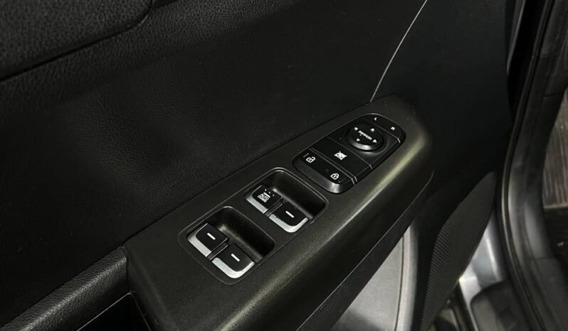 
								KIA SPORTAGE DESIRE 2.0 AT 4X2 full									