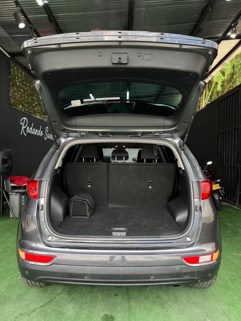
								KIA SPORTAGE DESIRE 2.0 AT 4X2 full									
