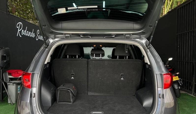 
								KIA SPORTAGE DESIRE 2.0 AT 4X2 full									