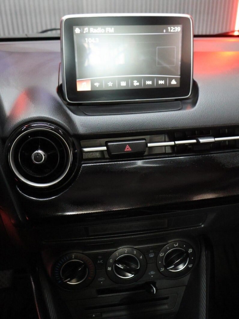 
								MAZDA 2 TOURING AT 1.5 HB full									