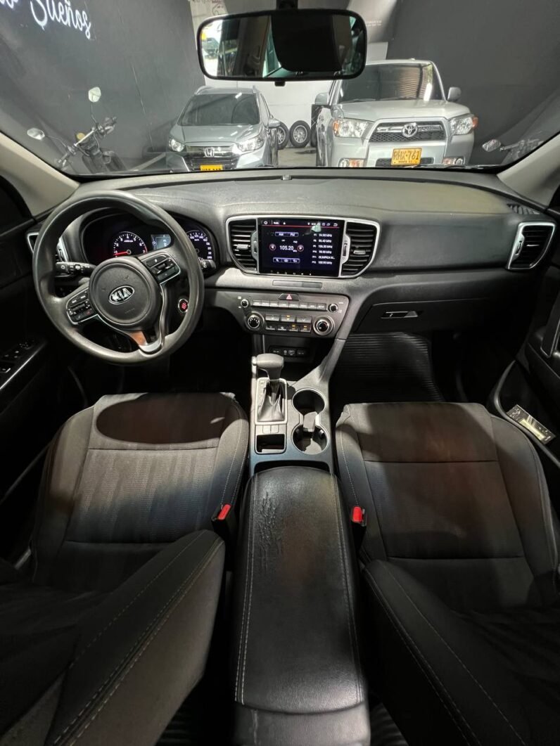 
								KIA SPORTAGE DESIRE 2.0 AT 4X2 full									