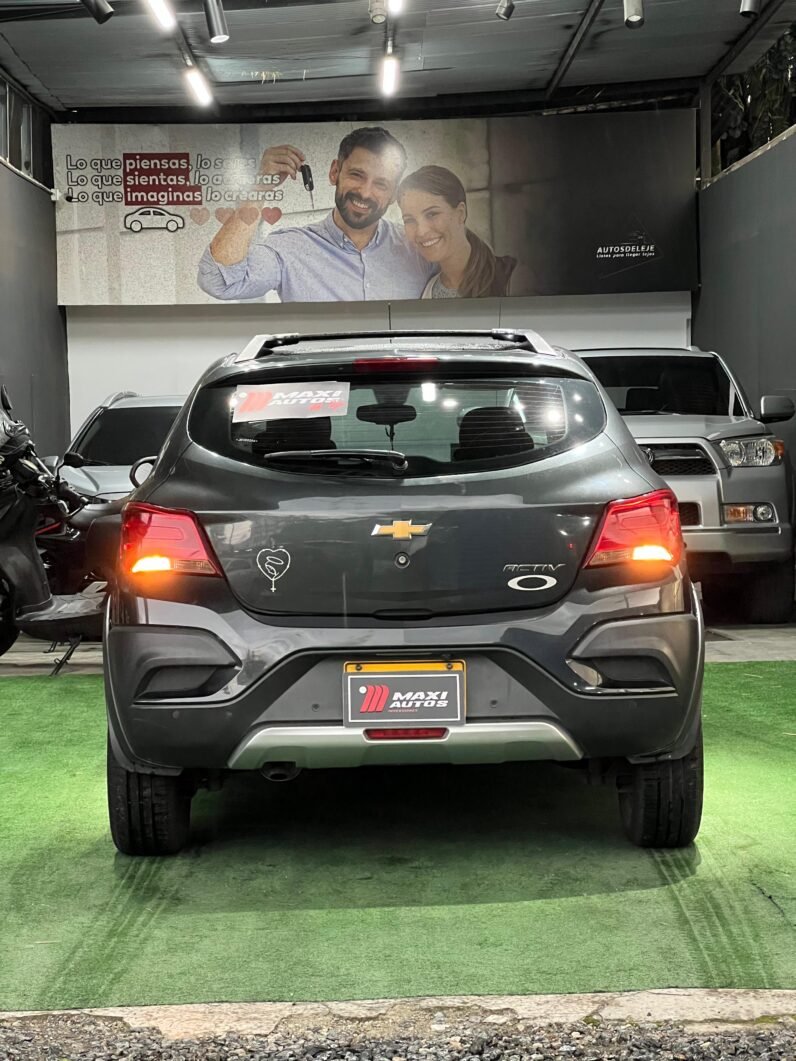 
								CHEVROLET ONIX ACTIVE 1.4 MT full									