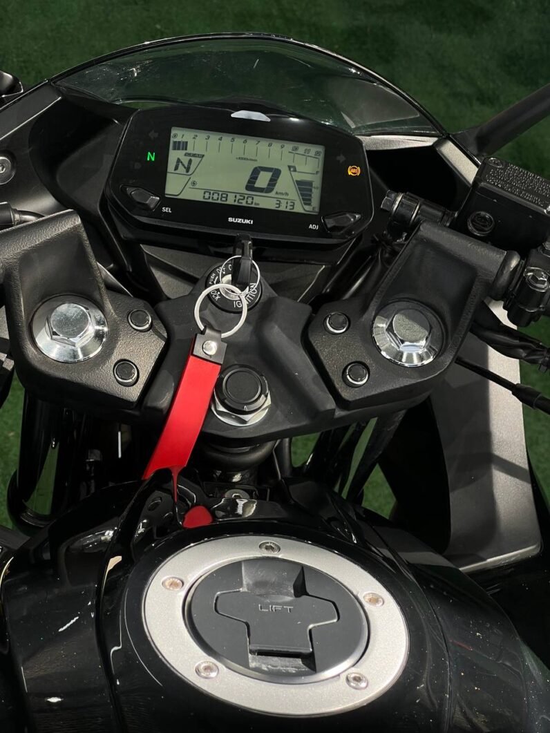 
								SUZUKI GIXXER SF FI ABS full									