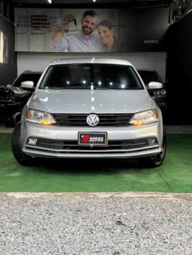 VOLKSWAGEN NEW JETTA COMFORTLINE 2.5 AUT