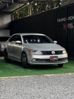VOLKSWAGEN NEW JETTA COMFORTLINE 2.5 AUT