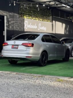 VOLKSWAGEN NEW JETTA COMFORTLINE 2.5 AUT