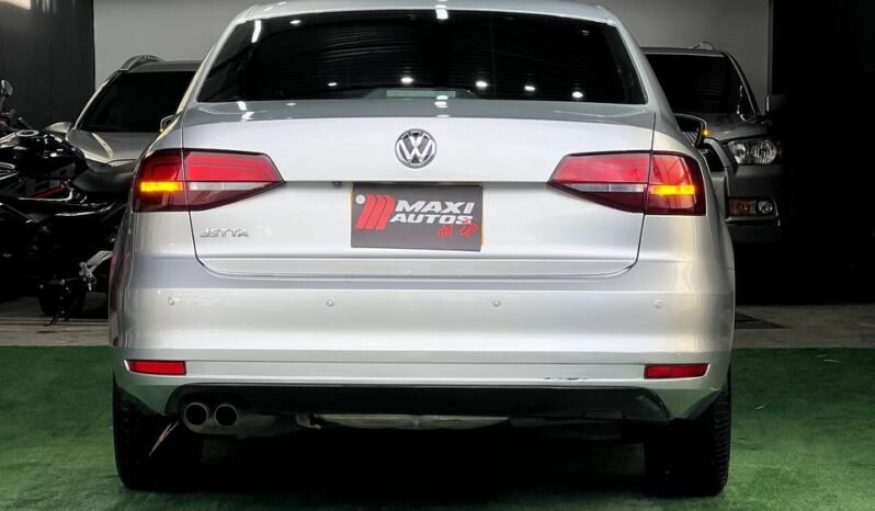 
								VOLKSWAGEN NEW JETTA COMFORTLINE 2.5 AUT full									