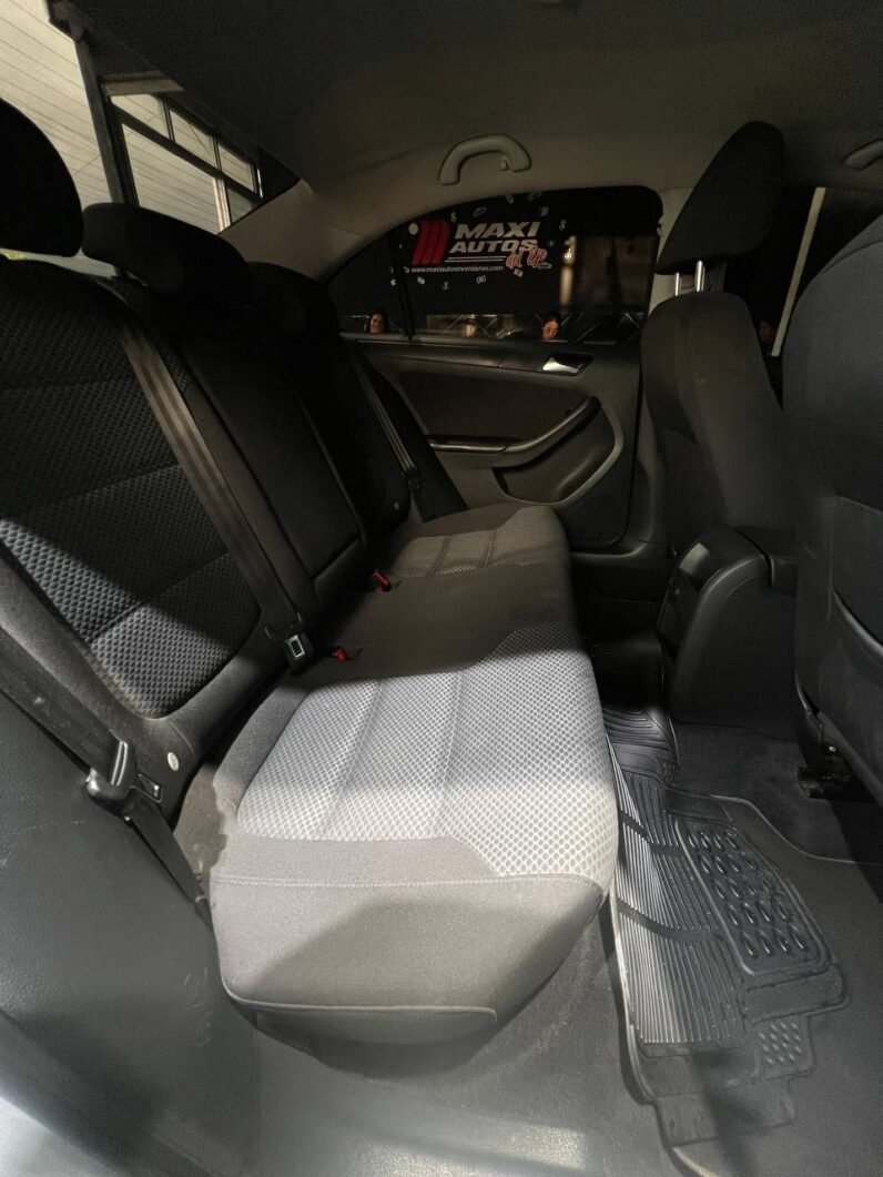 
								VOLKSWAGEN NEW JETTA COMFORTLINE 2.5 AUT full									