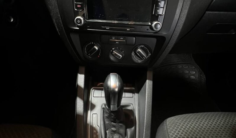 
								VOLKSWAGEN NEW JETTA COMFORTLINE 2.5 AUT full									