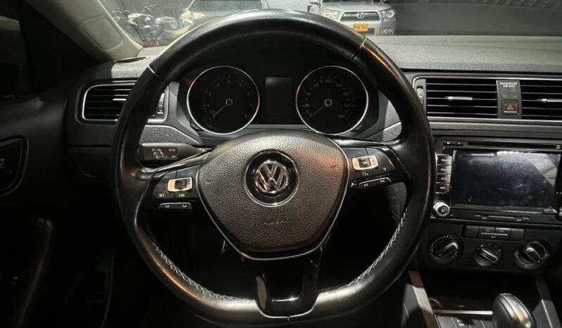 
								VOLKSWAGEN NEW JETTA COMFORTLINE 2.5 AUT full									
