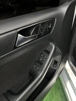 
										VOLKSWAGEN NEW JETTA COMFORTLINE 2.5 AUT full									