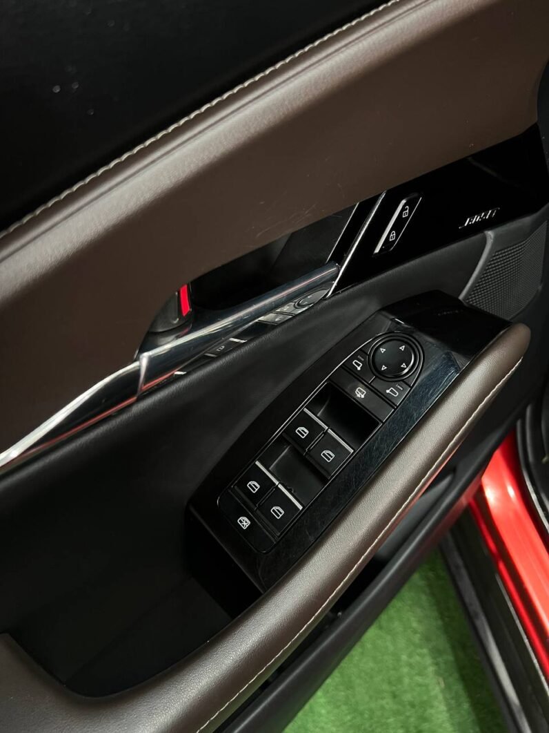 
								MAZDA CX-30 GRAND TOURING LX 2.5 full									