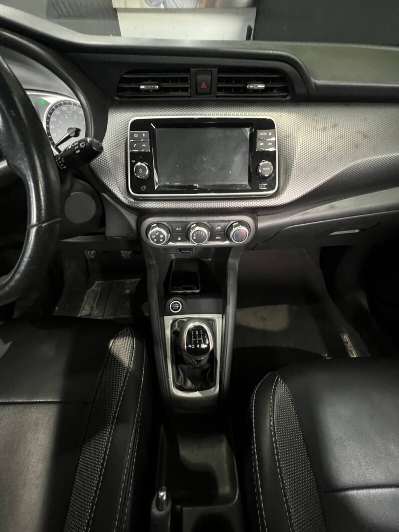 
								NISSAN KICKS ADVANCE MT 1.6L 4X2 full									