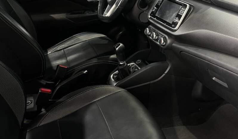 
								NISSAN KICKS ADVANCE MT 1.6L 4X2 full									