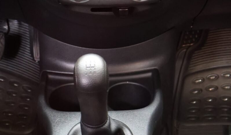 
								NISSAN VERSA SENSE MT 1.6 full									