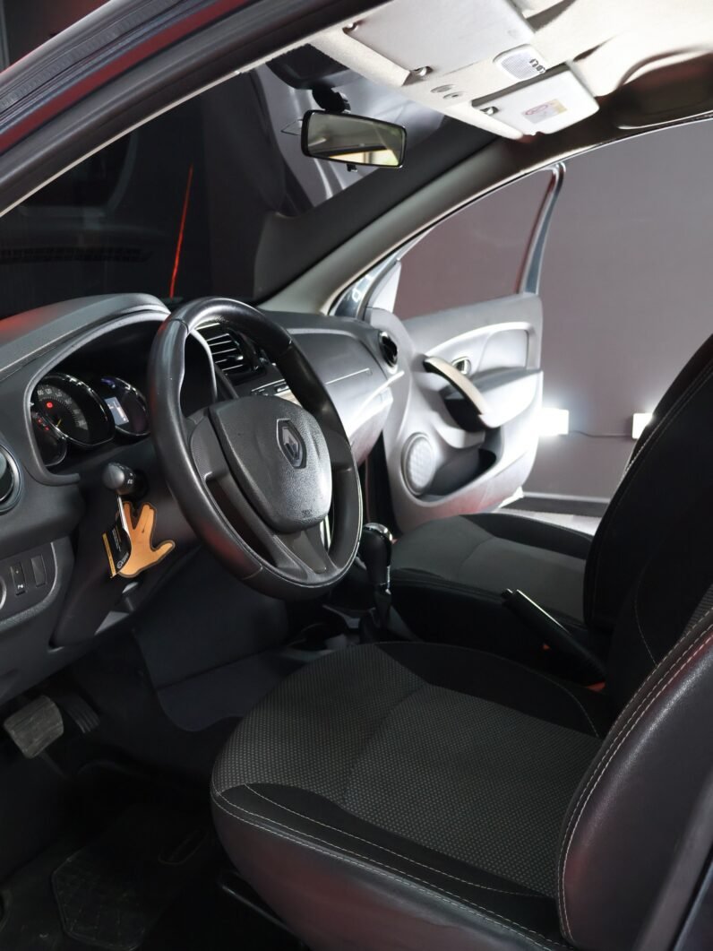 
								RENAULT LOGAN PRIVILEGE AT 1.6 SD full									