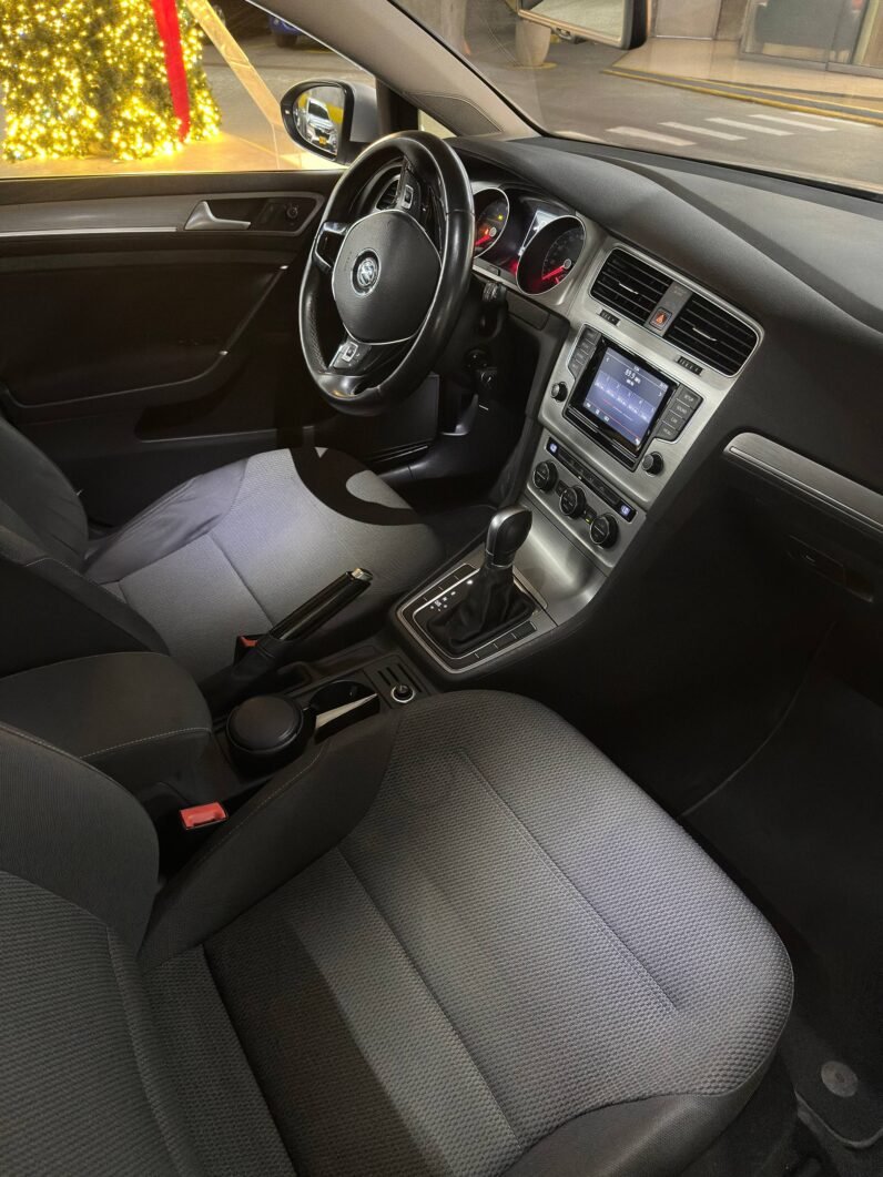 
								VOLKSWAGEN GOLF COMFORTLINE 1.6 AT full									