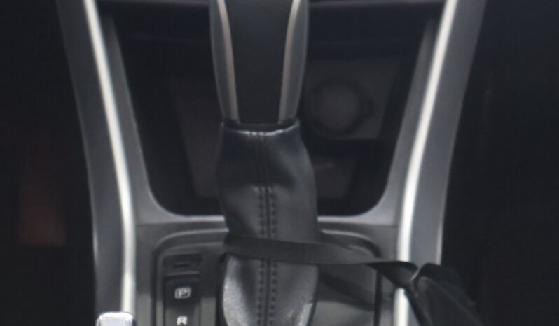 
								SUZUKI S-CROSS 2WD GL AT 4×2 full									