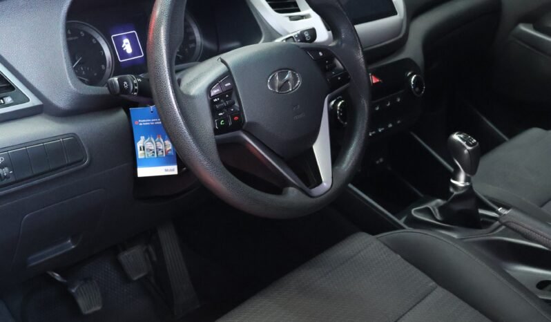 
								HYUNDAI TUCSON GL ADVANCE MT 2.0 GSL full									