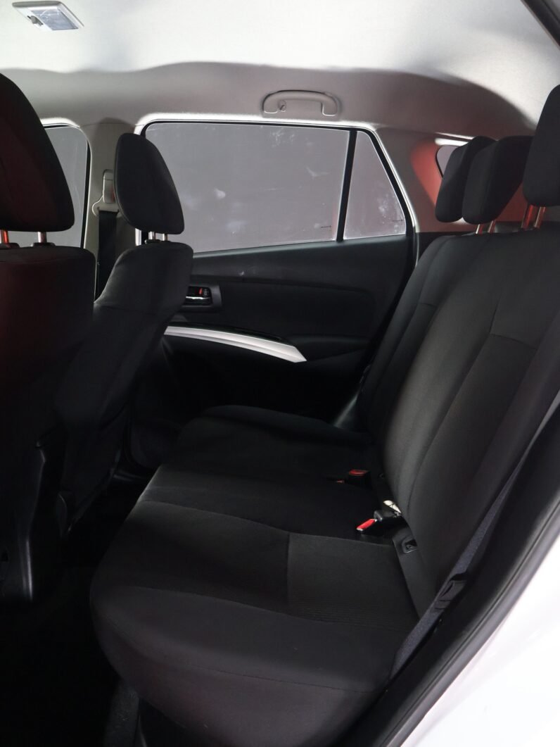 
								SUZUKI S-CROSS 2WD GL AT 4×2 full									