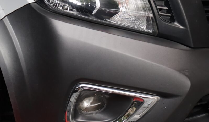 
								NISSAN NP300 FRONTIER-ESTACAS GASOLINA 4X2 MT full									