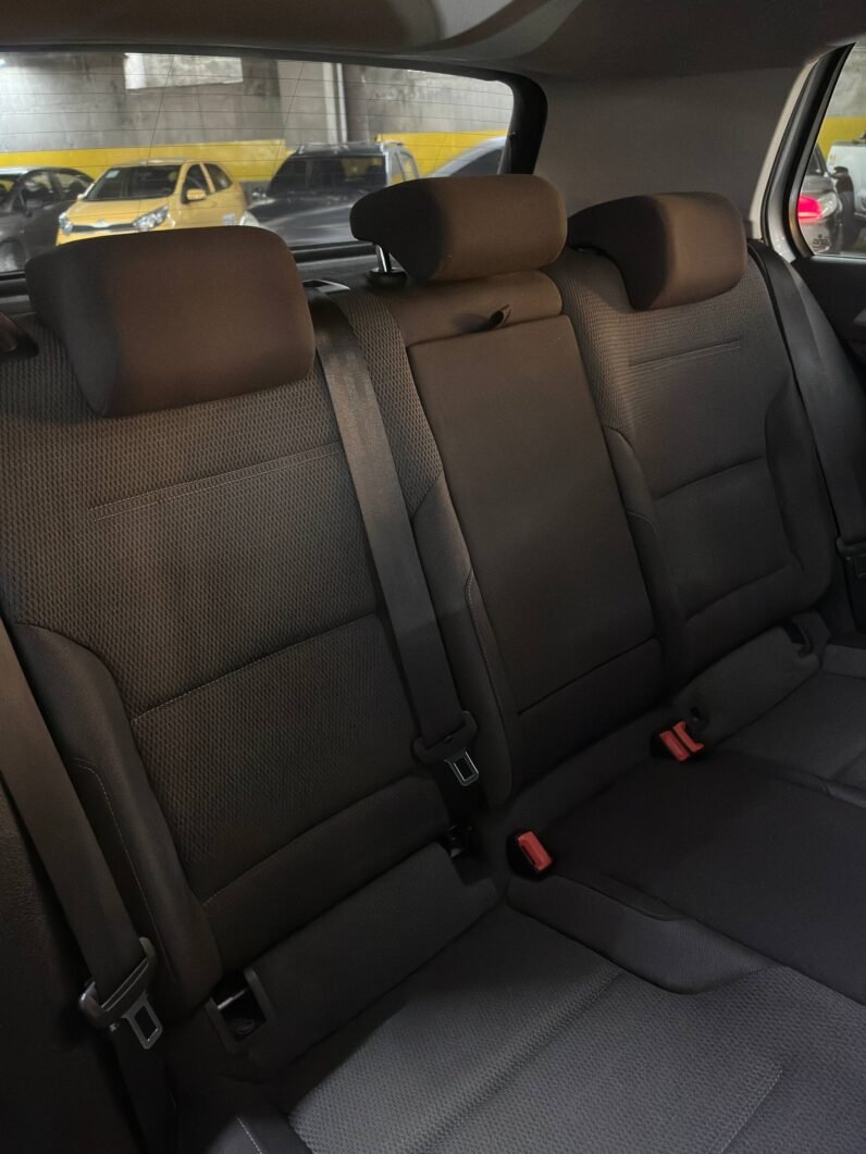 
								VOLKSWAGEN GOLF COMFORTLINE 1.6 AT full									