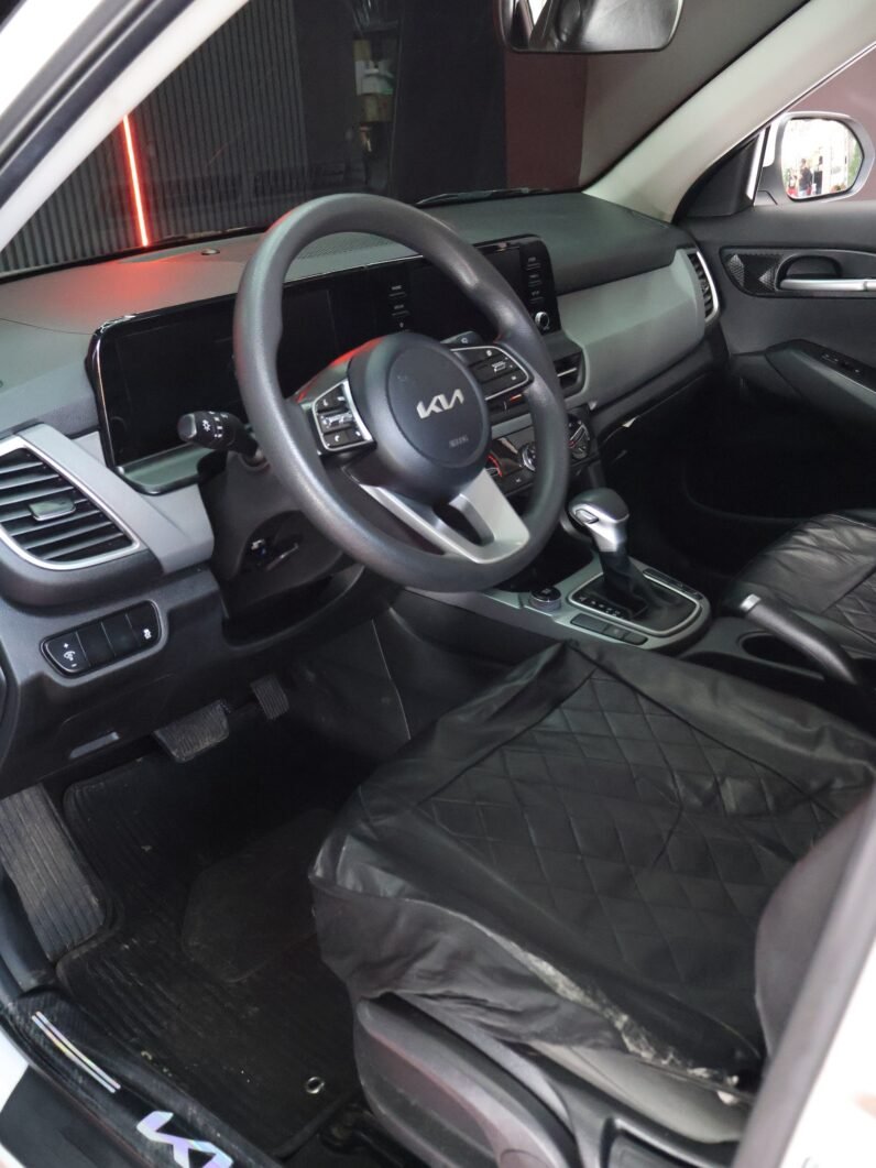 
								KIA SELTOS EMOTION 2.0 AT 4X2 full									