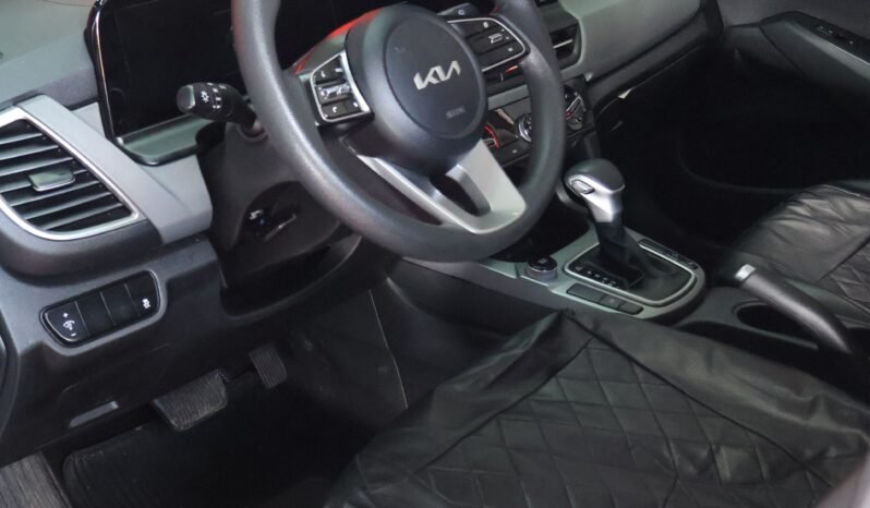 
								KIA SELTOS EMOTION 2.0 AT 4X2 full									