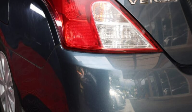 
								NISSAN VERSA SENSE MT 1.6 full									