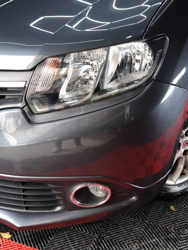 
								RENAULT LOGAN PRIVILEGE AT 1.6 SD full									