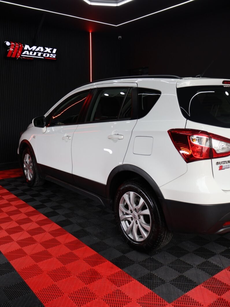 
								SUZUKI S-CROSS 2WD GL AT 4×2 full									