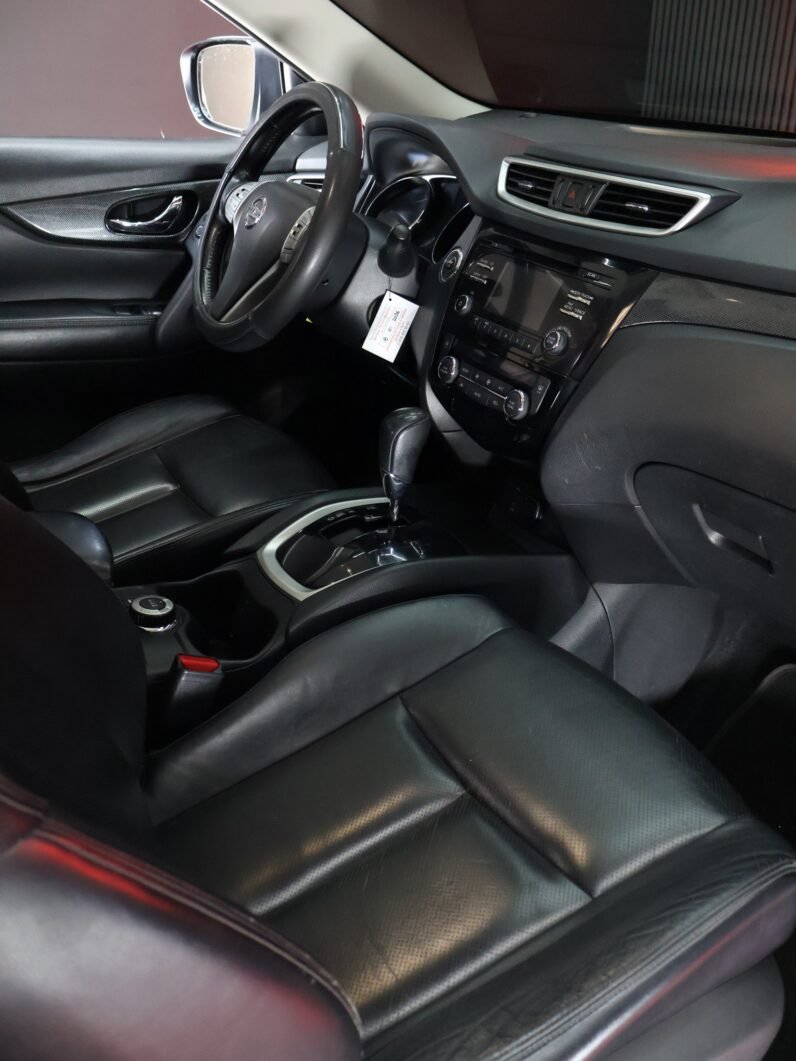 
								NISSAN XTRAIL EXCLUSIVE 2.5 AT 4X4 full									