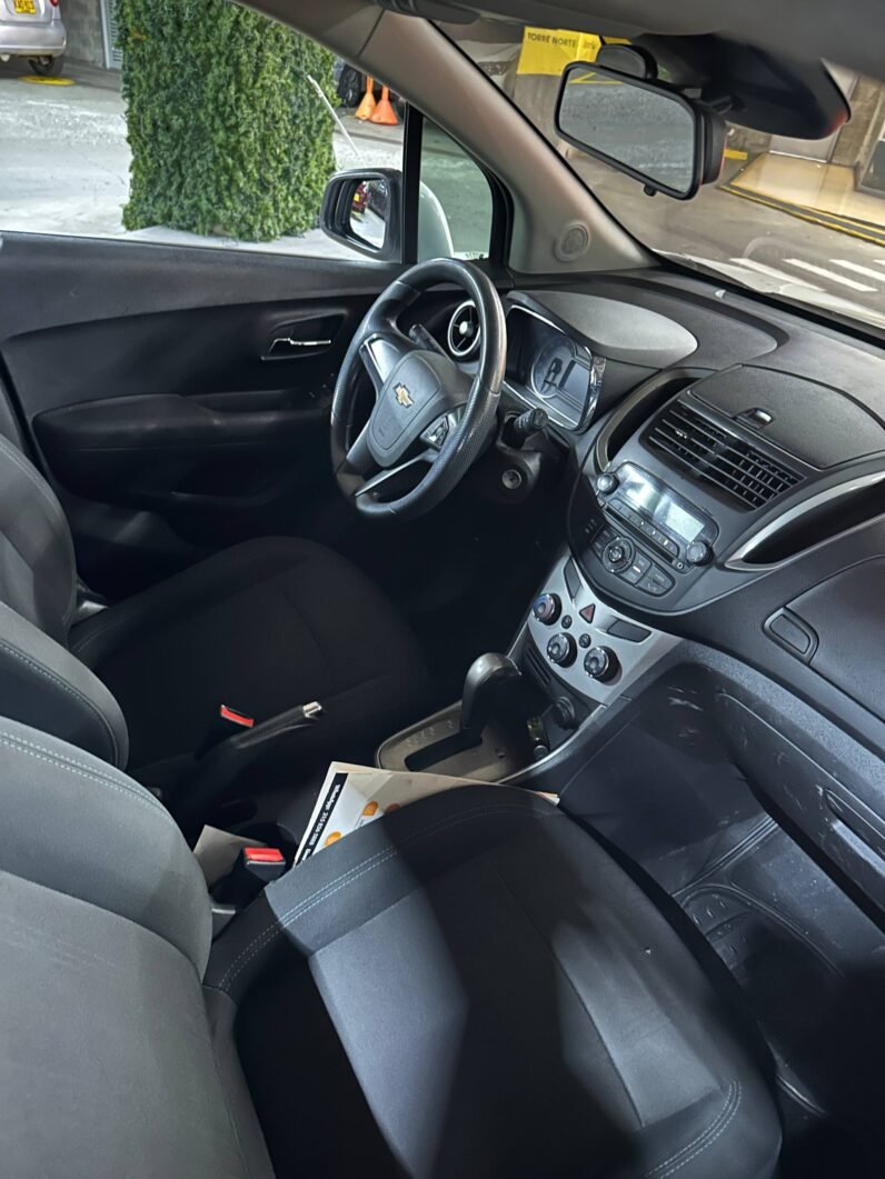 
								CHEVROLET TRACKER LT AT 1.8 full									