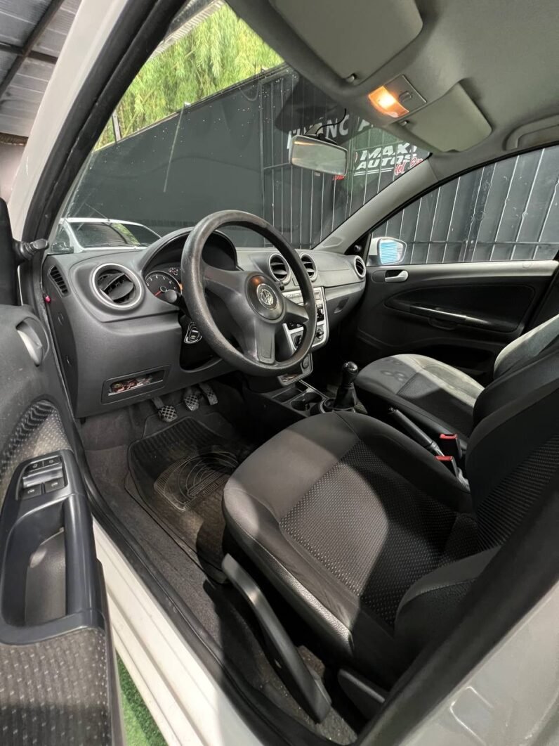 
								VOLKSWAGEN VOYAGE COMFORTLINE MT 1.6L full									